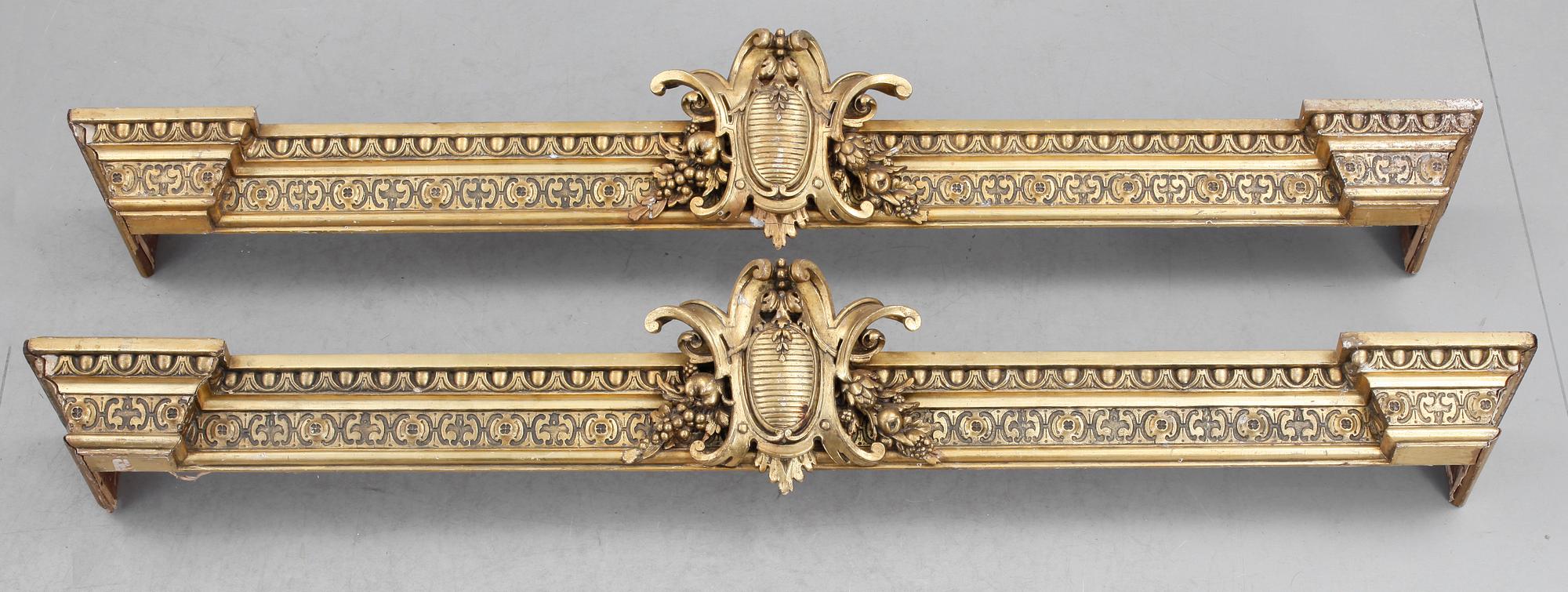KORNISCHER, ett par, Louis XVI-stil, 1800-talets slut.