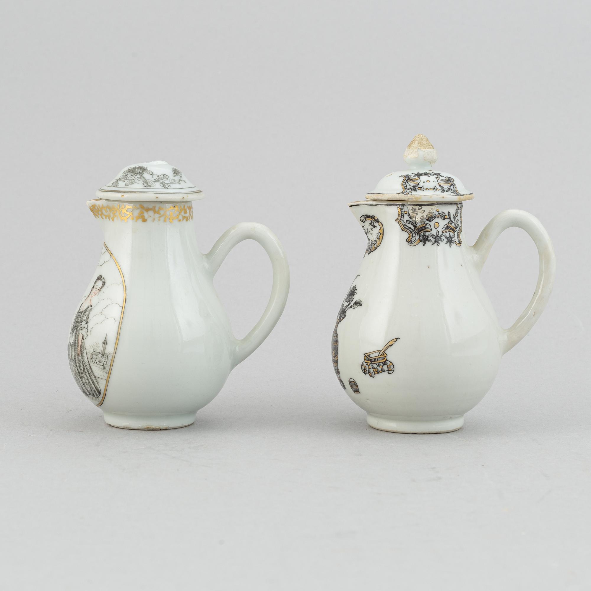 Two grisaille export porcelain pots  with covers, Qing dynasty, 18th century.