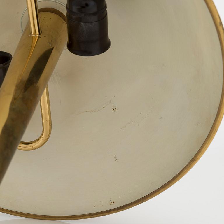 Paavo Tynell, A mid-20th century '5061' table lamp for Idman Finland.