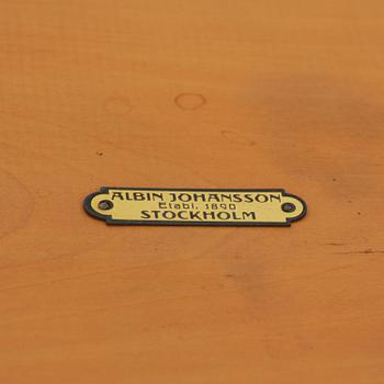 Carl Malmsten, a grand Swedish Grace dining table, cabinetmaker Albin Johansson, Stockholm, for Villa Kvikkjokk, 1927.