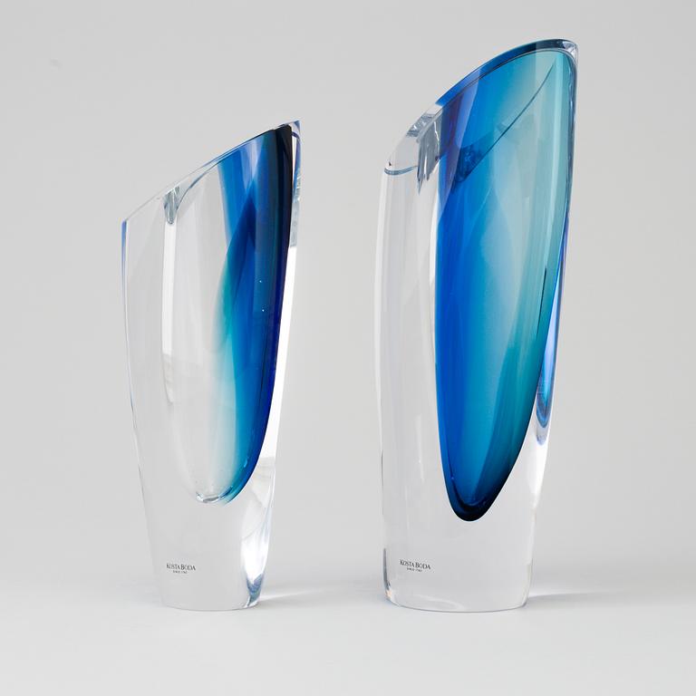 Two glass vases på Göran Wärff, Kosta  Boda, signed.