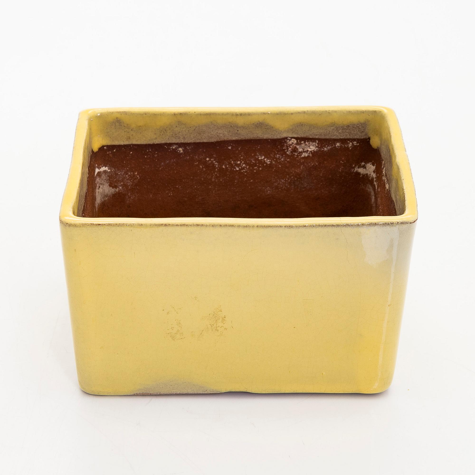 Marita Lybeck, a ceramic flower pot, model 901 , signed ML KERA.