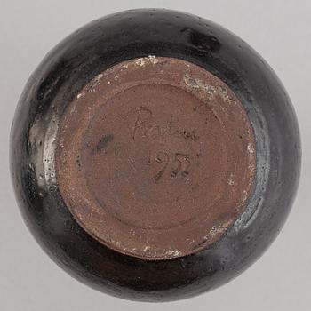 Rolf Palm, a set of two stoneware vases and three stoneware bowls.