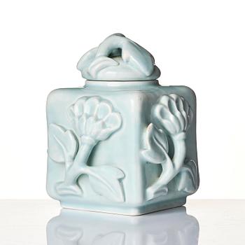 Wilhelm Kåge, a glazed ceramic tea caddy with cover, Gustavsberg, 1925.