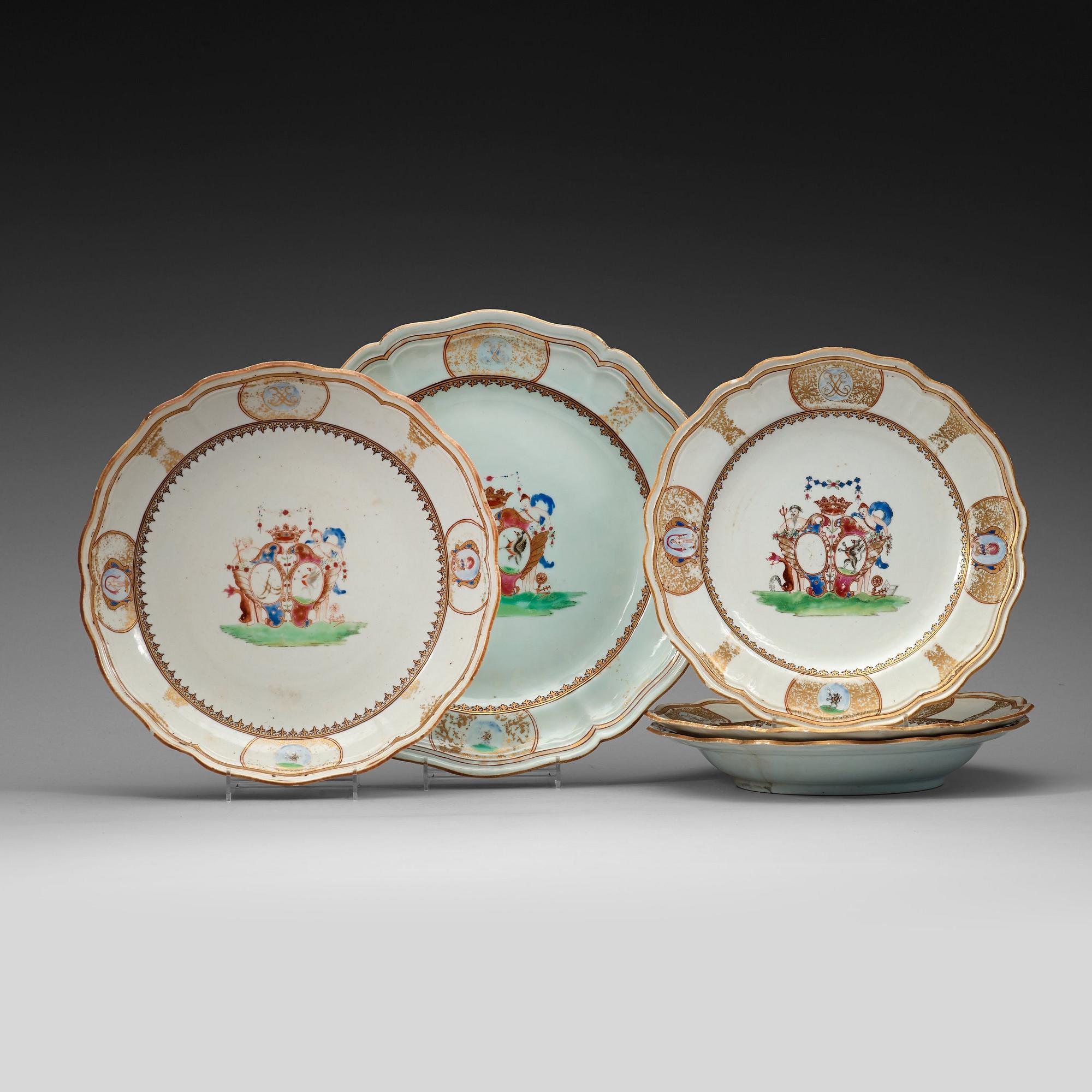 A five piece set of Swedish armorial porcelain, Qing dynasty, Qianlong (1736-95).