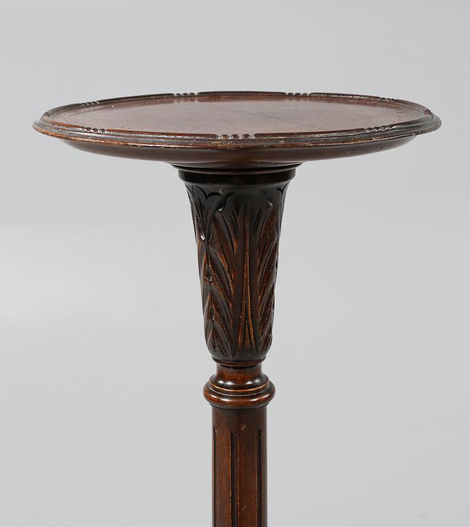 PIEDESTAL, 1900-talets första del.