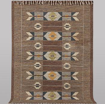 ingegerd silow, a flat weave carpet, signed IS, ca 202 x 133 cm.