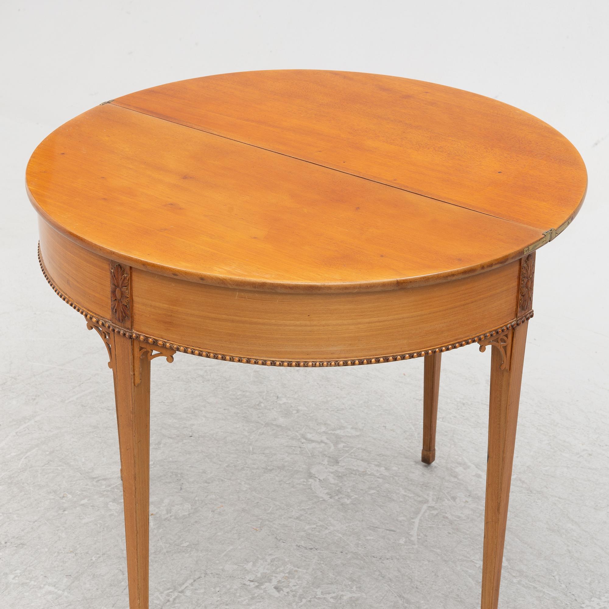 A late Gustavian card table, from around the year 1800.