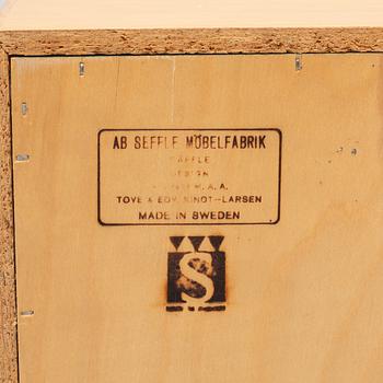 Tove & Edvard Kindt-Larsen, rare cabinet, Seffle Möbelfabrik, Säffle, 1960s.