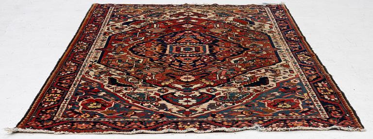 Carpet, semi-antique Chahamahal  Bakhtiari, approx. 220 x 155 cm.