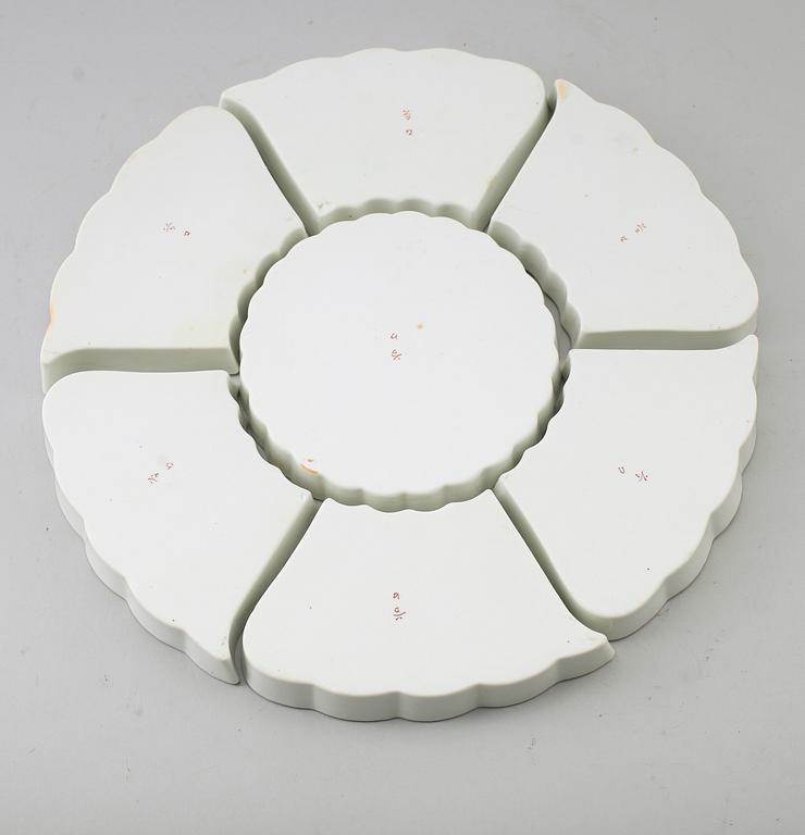 KABARET, porslin 7 delar, lackask, Japan, 1900-talets första hälft.