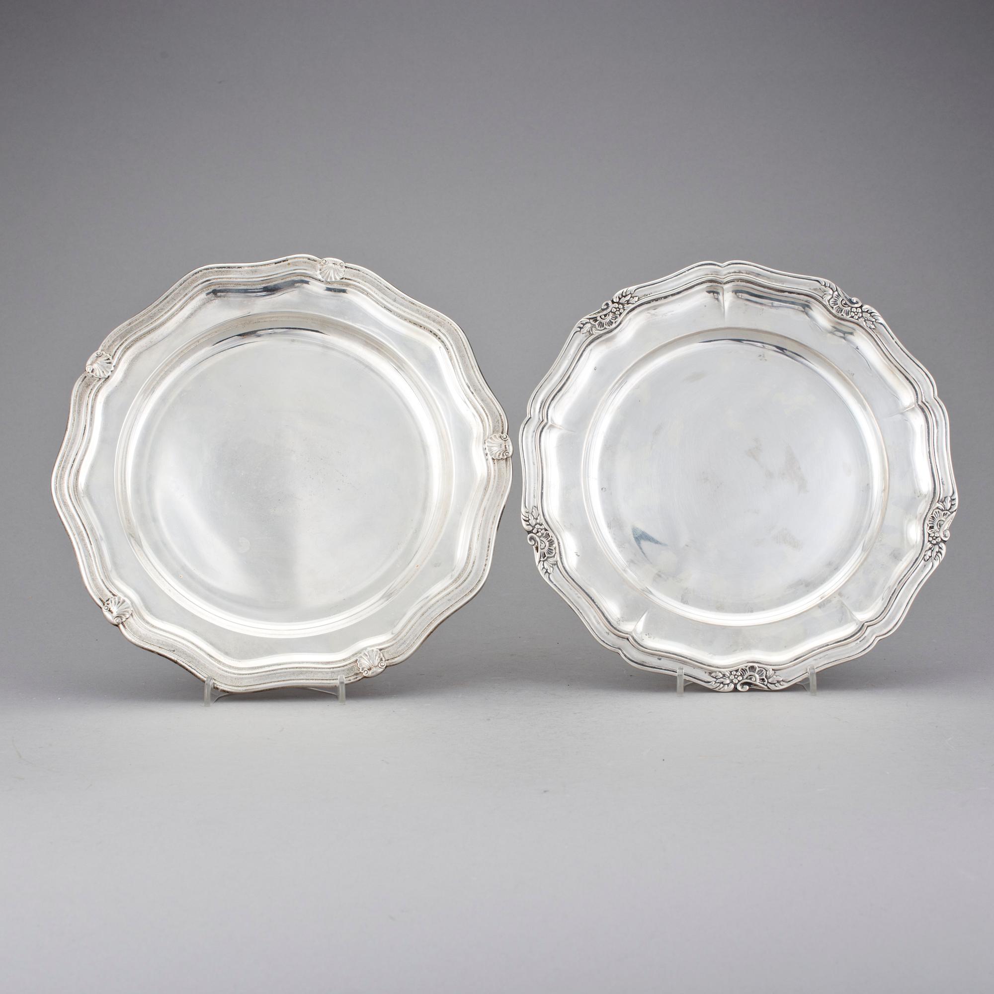 TALLRIKAR, 2 stycken, silver, A. Dragstedt och Carl M. Cohr, Danmark, 1936-38. Vikt 1039,5 g.