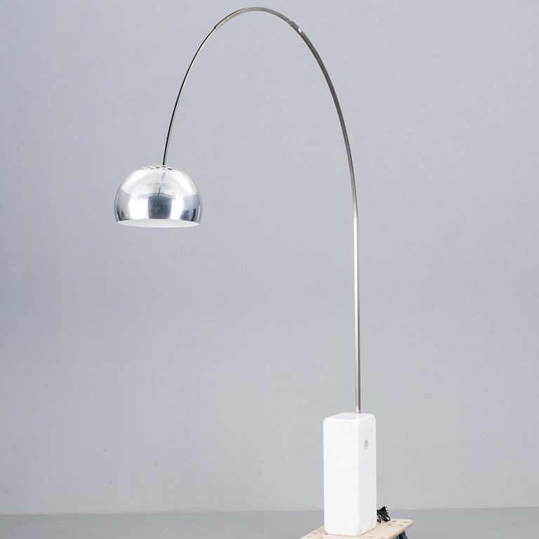 GOLVLAMPA, "Arco", Achille och Pier Castiglioni, Flos, Italien, formgiven 1962, senare tillverkning.