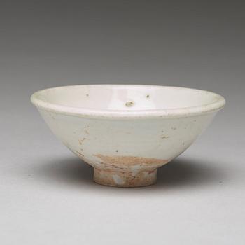 A white glazed bowl, Song dynasty (960-1279).