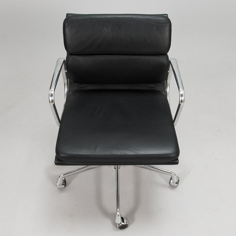 CHARLES & RAY EAMES, kontorsstol, "EA 217 Soft Pad Chair", Vitra.