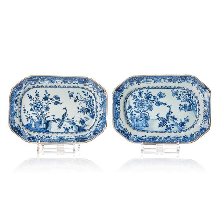 A pair of blue and white double peacock dishes, Qing dynasty, Qianlong (1736-95).