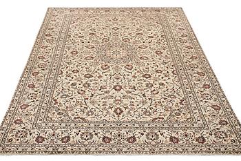 A carpet, Kashan, ca 340 x 238 cm.