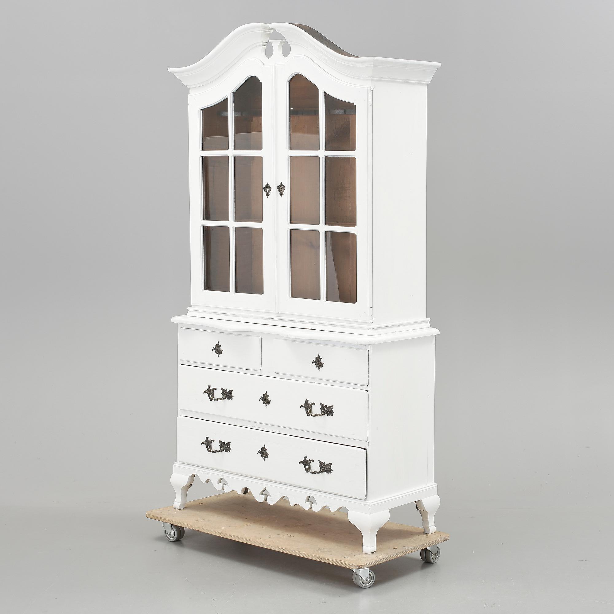 VITRINSKÅP, rokokostil, 1800-tal.