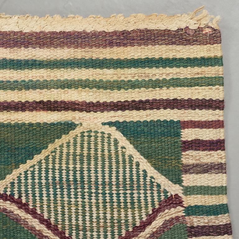 Barbro Nilsson, MATTO, "Grönspättan" ("Spättan grön"), flat weave, ca 274 x 230,5 cm, signed AB MMF BN.