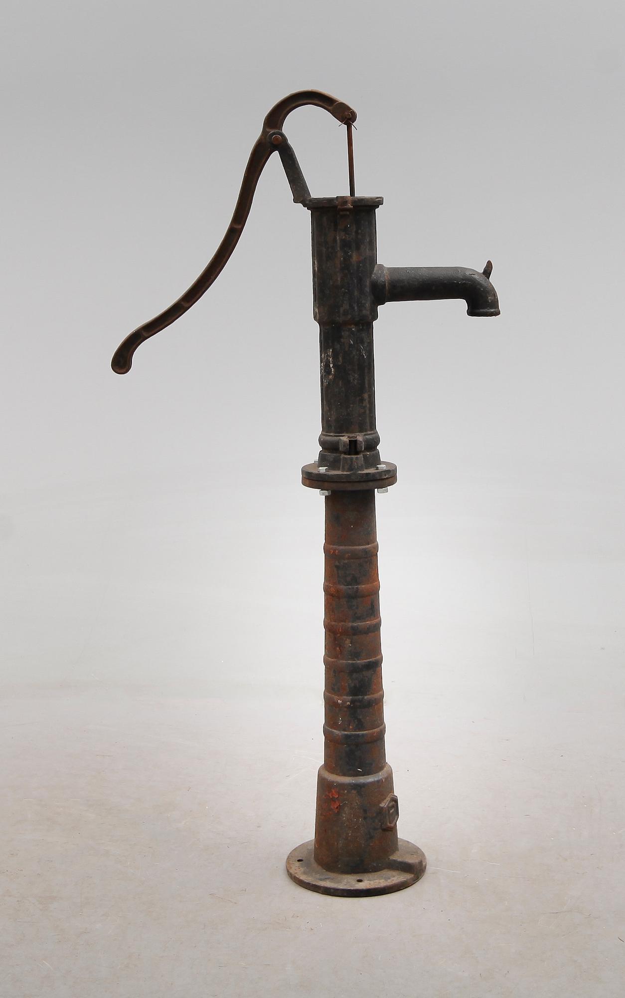 VATTENPUMP, gjutjärn, 1900-tal.