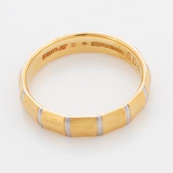 18K gold and platinum ring.