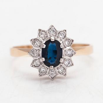 Ring, 14K guld med safir och diamanter tot. ca 0,12 ct. Kultakeskus, Tavastehus, 1994.