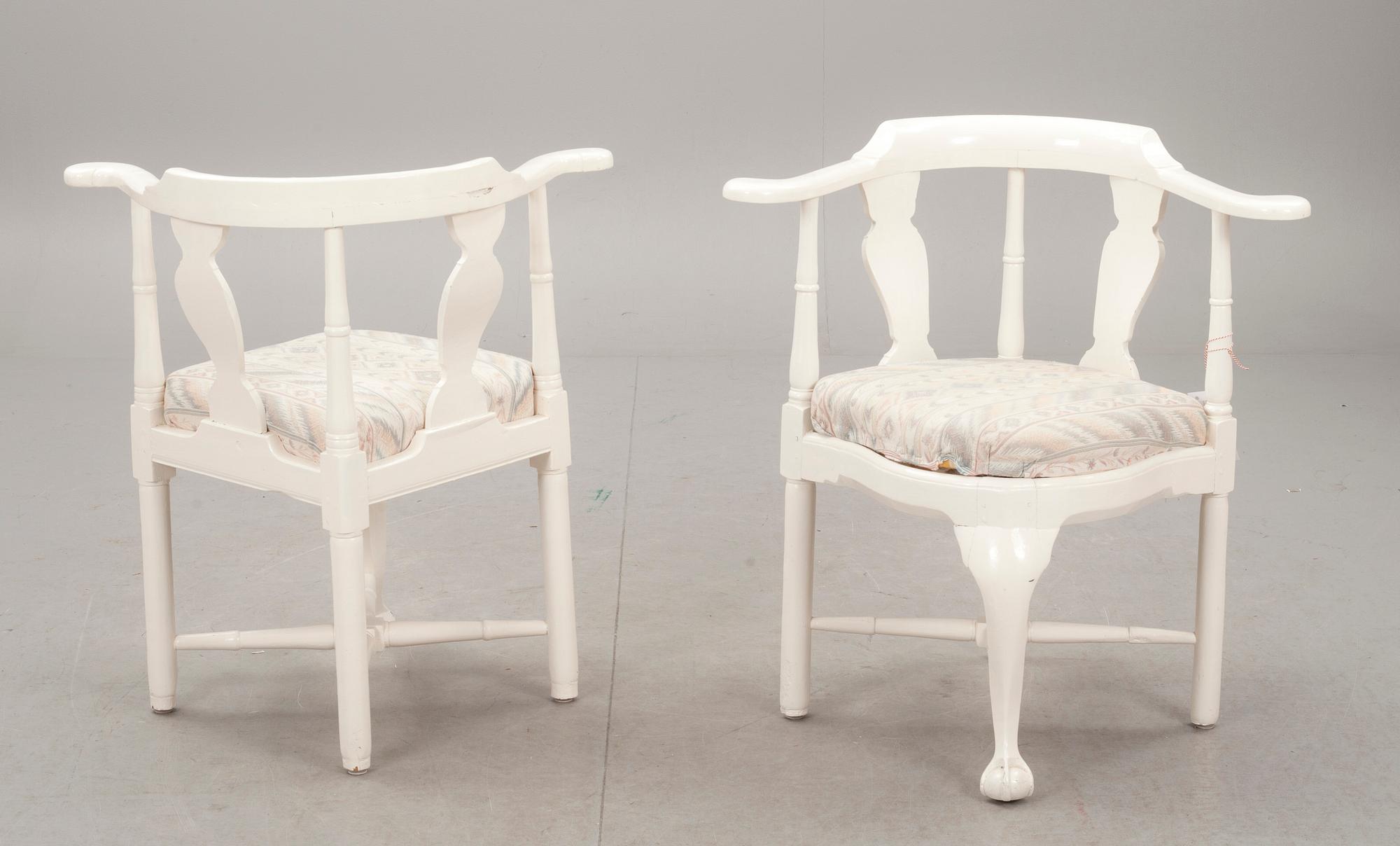 PUDERSTOLAR, ett par. Rokoko, provinsarbete. 1700-tal.