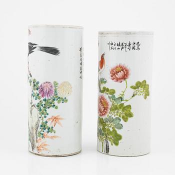 A set of two Chinese porcelain vases, mid 20th century.