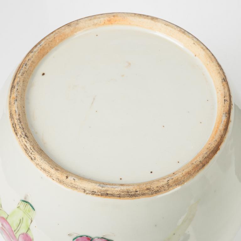 A set of three Chinese famille rose jars, 20th Century.