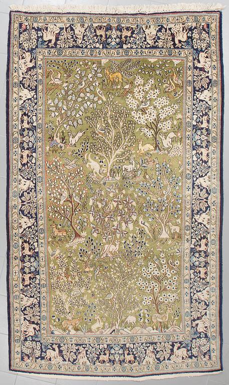 An oriental rug, old, 276 x 156 cm.