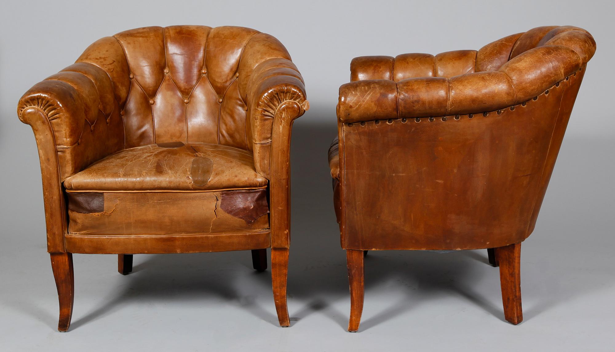 KLUBBFÅTÖLJER, 1 par, 1930-tal.