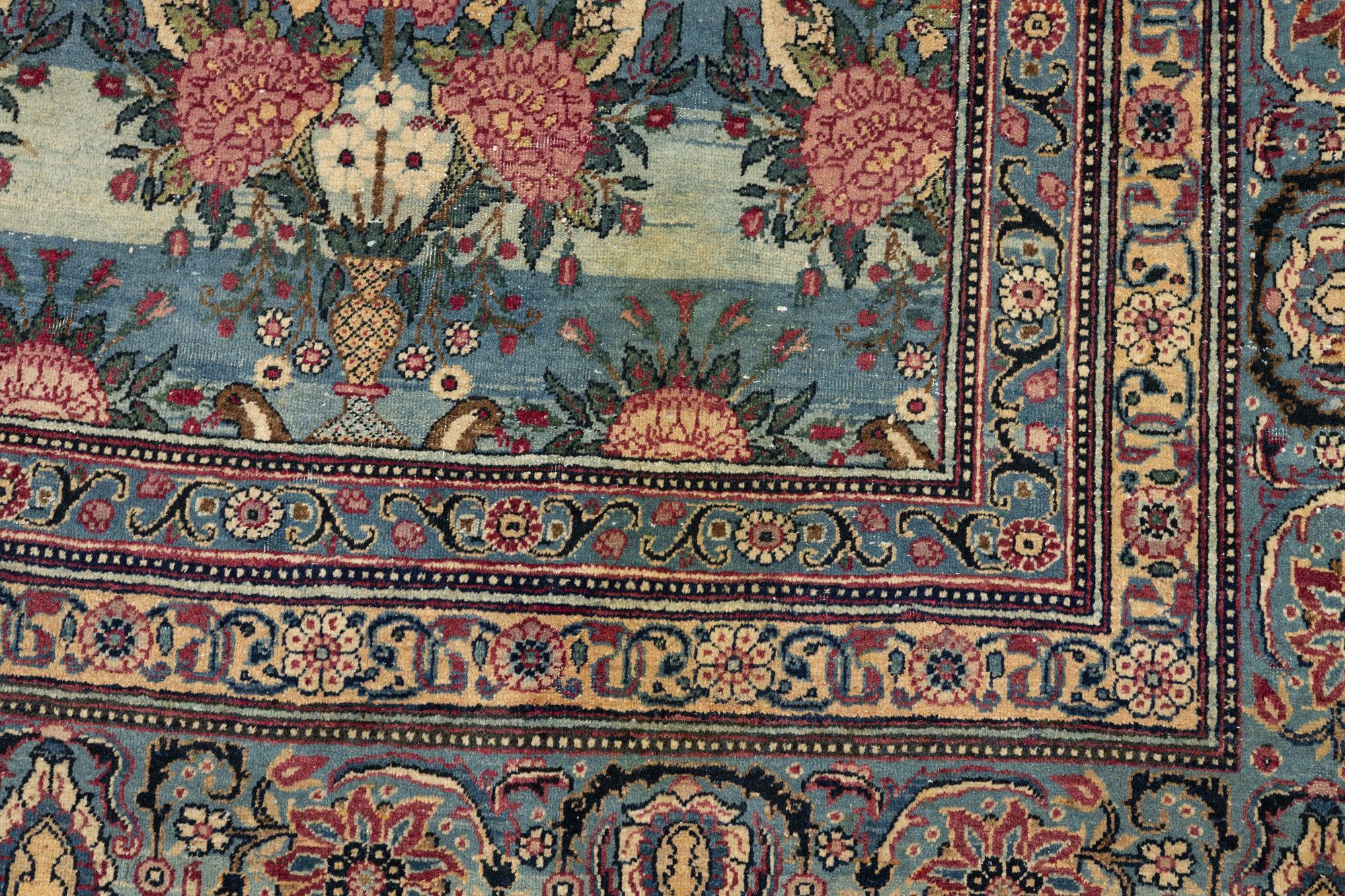 A semi-antique Tehran carpet, ca 384,5 x 288 cm.