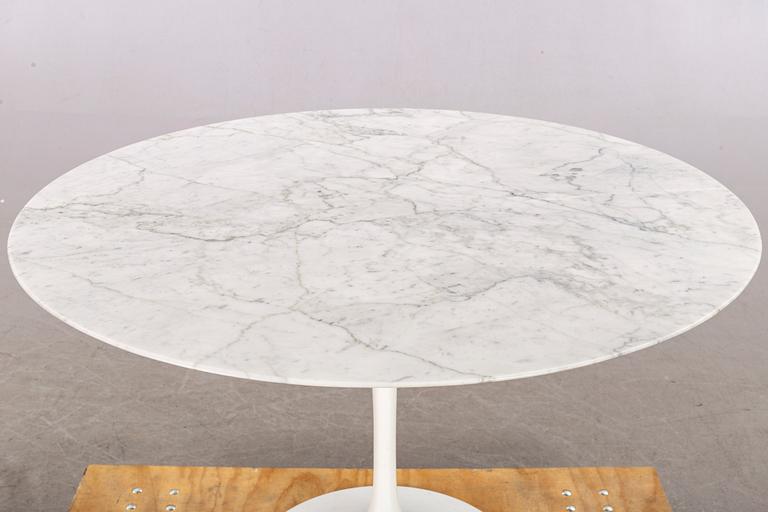 EERO SAARINEN, matbord "Tulip", Knoll international, märkt.