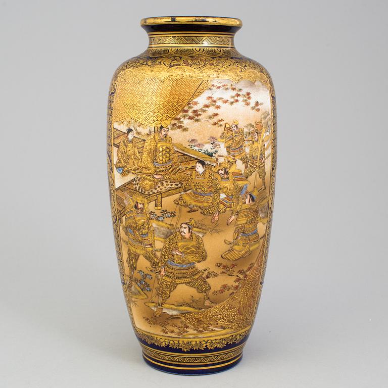 A Japanese satsuma vase, early 20th Century.