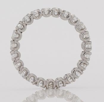 RING, 18K vitguld och diamanter tot ca 1.92 ct.