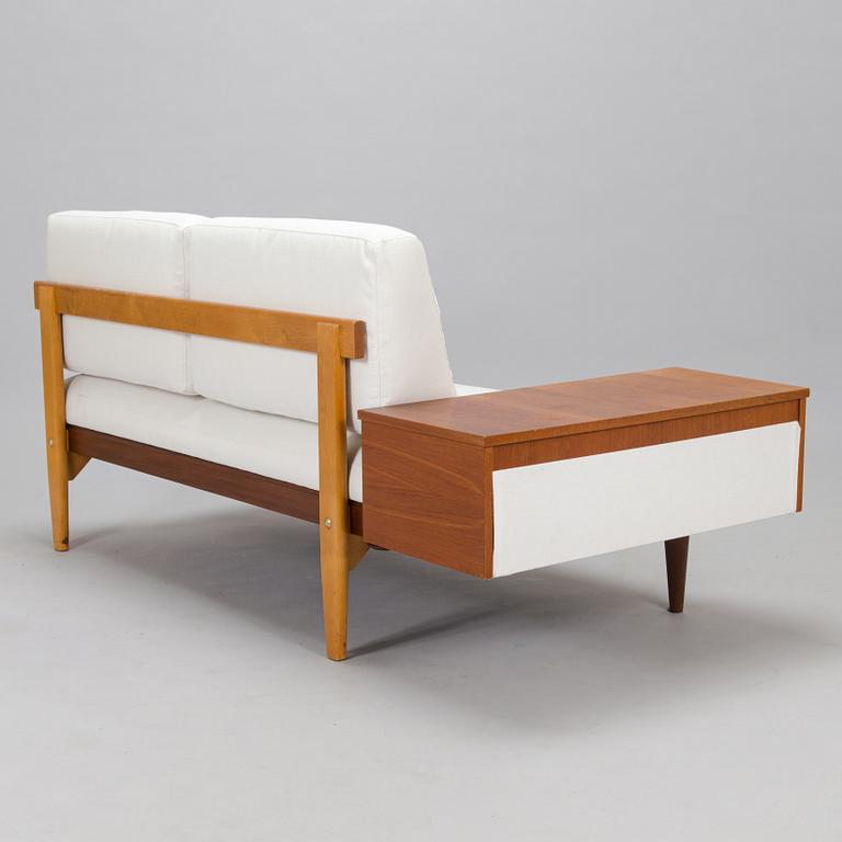 Haldor Vik & Ingmar Relling, a 'Svane' sofa, from the Svane-series, Ekornes Fabrikker A/S, Norge, circa 1970.