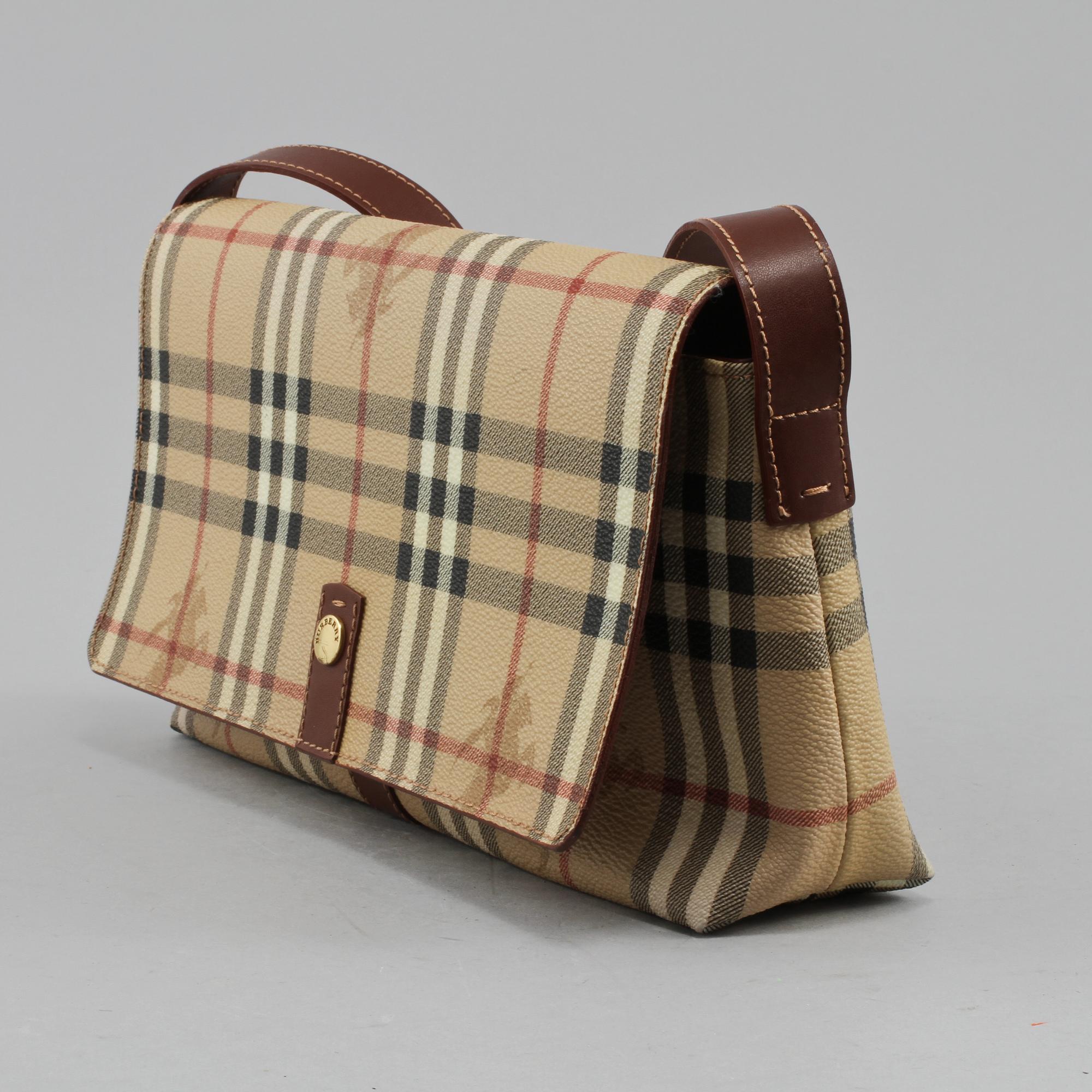 VÄSKA, Burberry, London.
