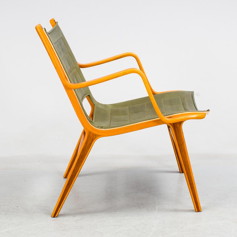 KARMSTOL, "Ax-stolen", Peter Hvidt & Orla Molgaard Nielsen, Fritz Hansen, Danmark.