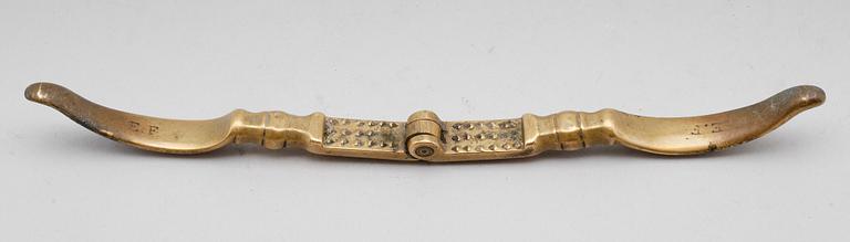 NÖTKNÄPPARE, mässing, England, 1700-tal.