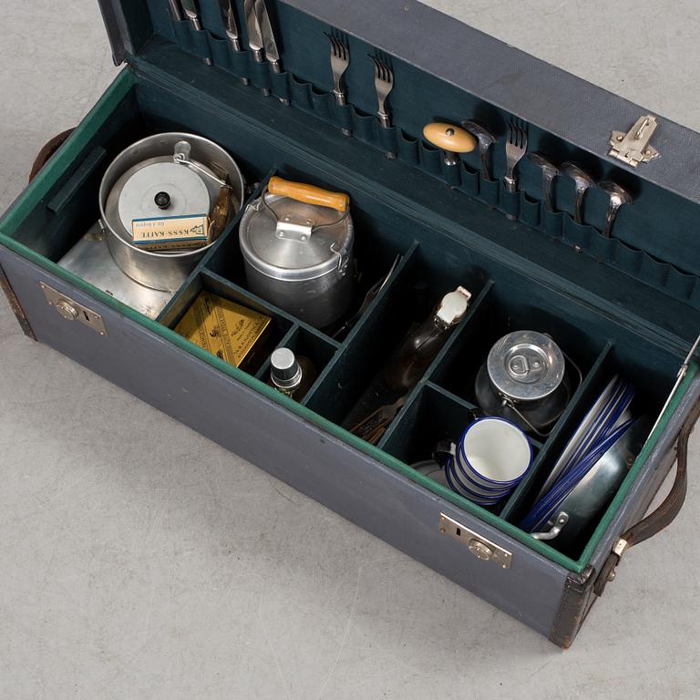 A 1920's picnic box from PUB in Stockholm.