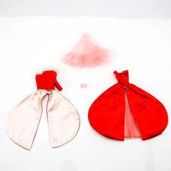 Barbie clothes 4 sets, vintage including "On The Avenue" Mattel 1965 and "Magnificence" Mattel 1965.