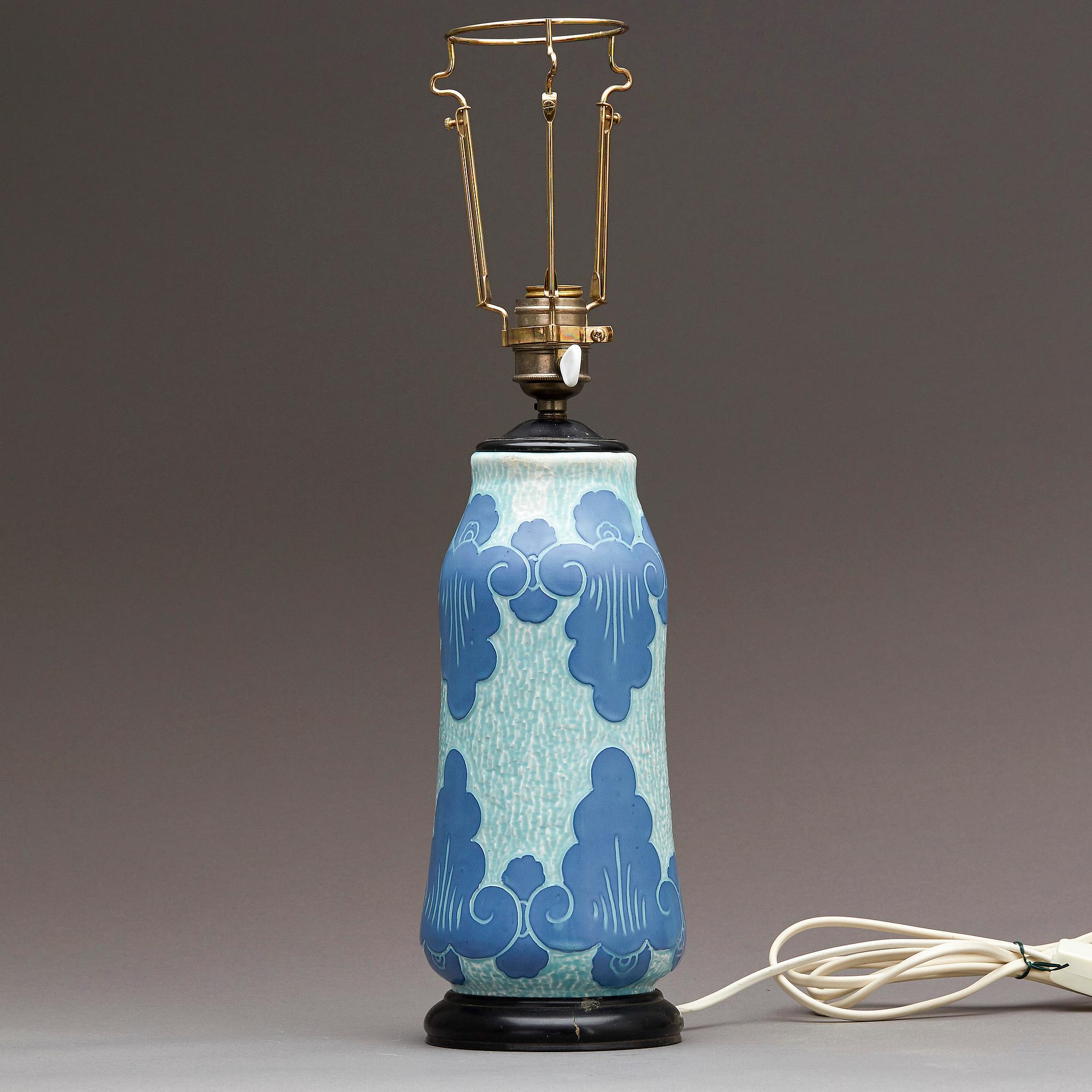 LAMPFOT, flintgods, "Sgrafitto", Josef Ekberg, Gustavsberg.