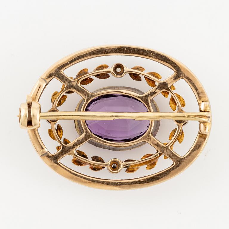 A Fabergé jewelled gold and enamel brooch, workmaster Mikhail Perkhin, St Petersburg, 1895-1903.