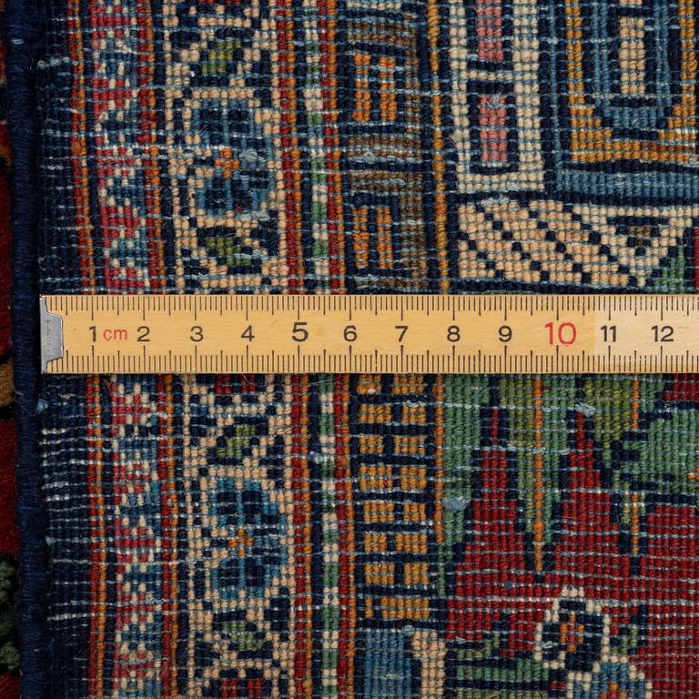 Matta, Keshan, figural. ca 216 x 130 cm,