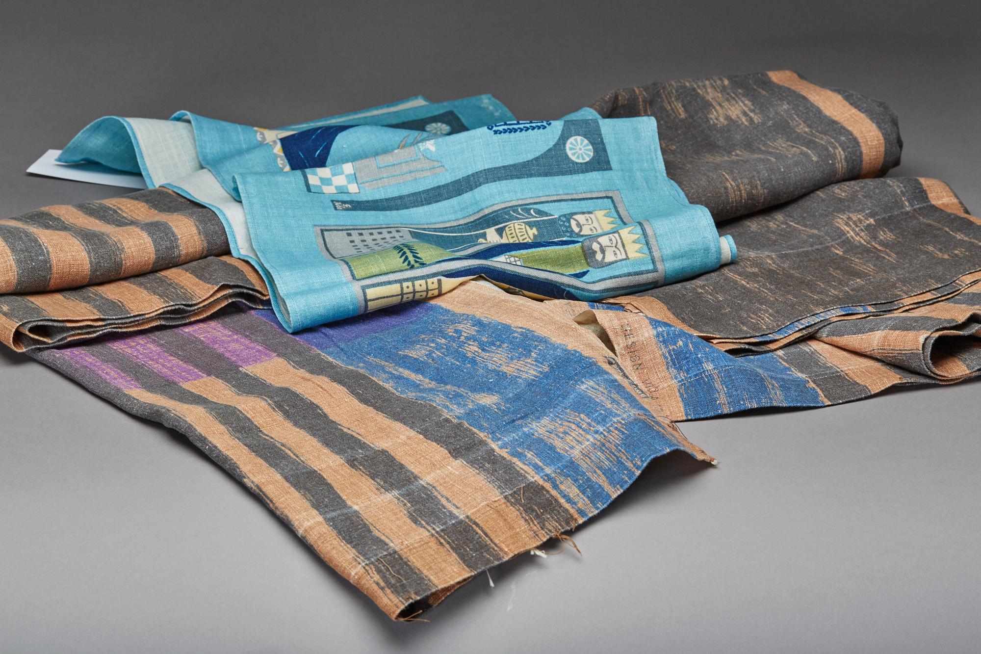 GARDINVÅDER, 2 st Viola Gråsten och VÄGGBONAD, Jobs.