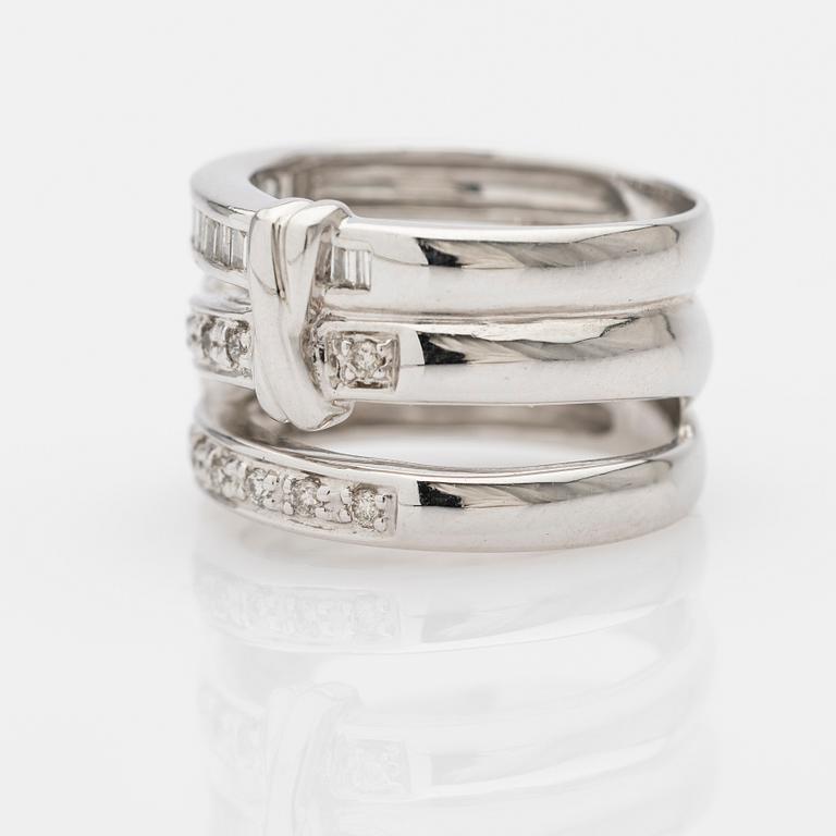Ring, 18K white gold with diamonds.