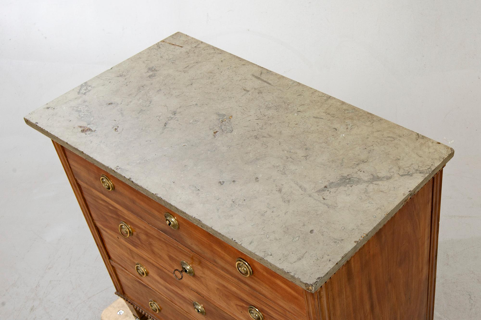 A late gustavian chest of drawers.
