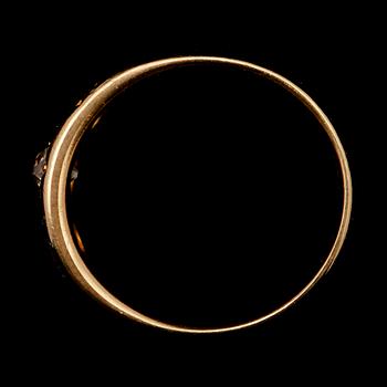 RING, 18 k guld, med briljant. Tot vikt 5 g.