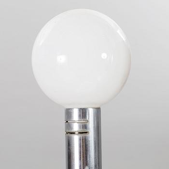 An 80s floor lamp.