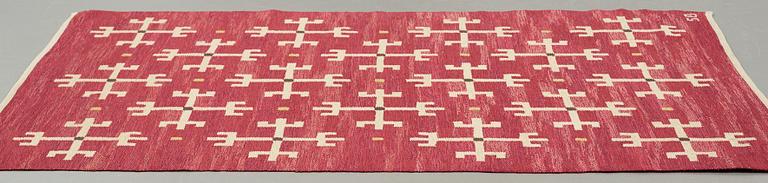 Sigvard Bernadotte, A CARPET, flat weave, ca 205,5 x 135,5 cm, signed SB (Sigvard Bernadotte).